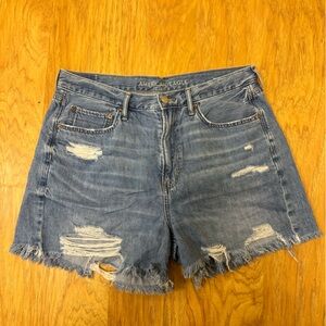 American Eagle Distressed 90s Boyfriend Denim Short
